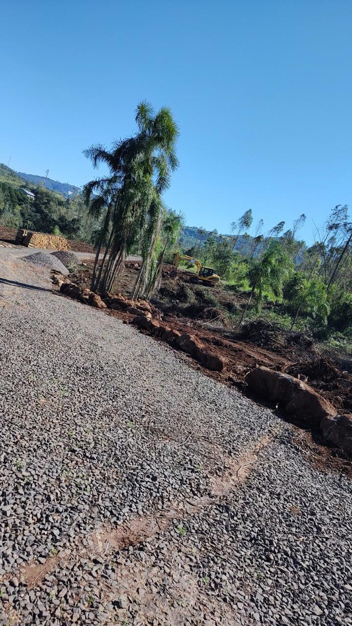 Abertura de acesso em chácara